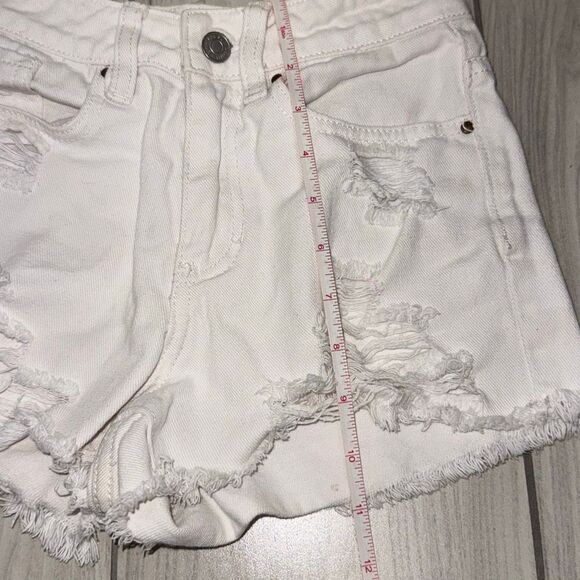 Pacsun white mom shorts size 22 xs  High waisted booty short shorts. Has a small - Picture 6 of 7